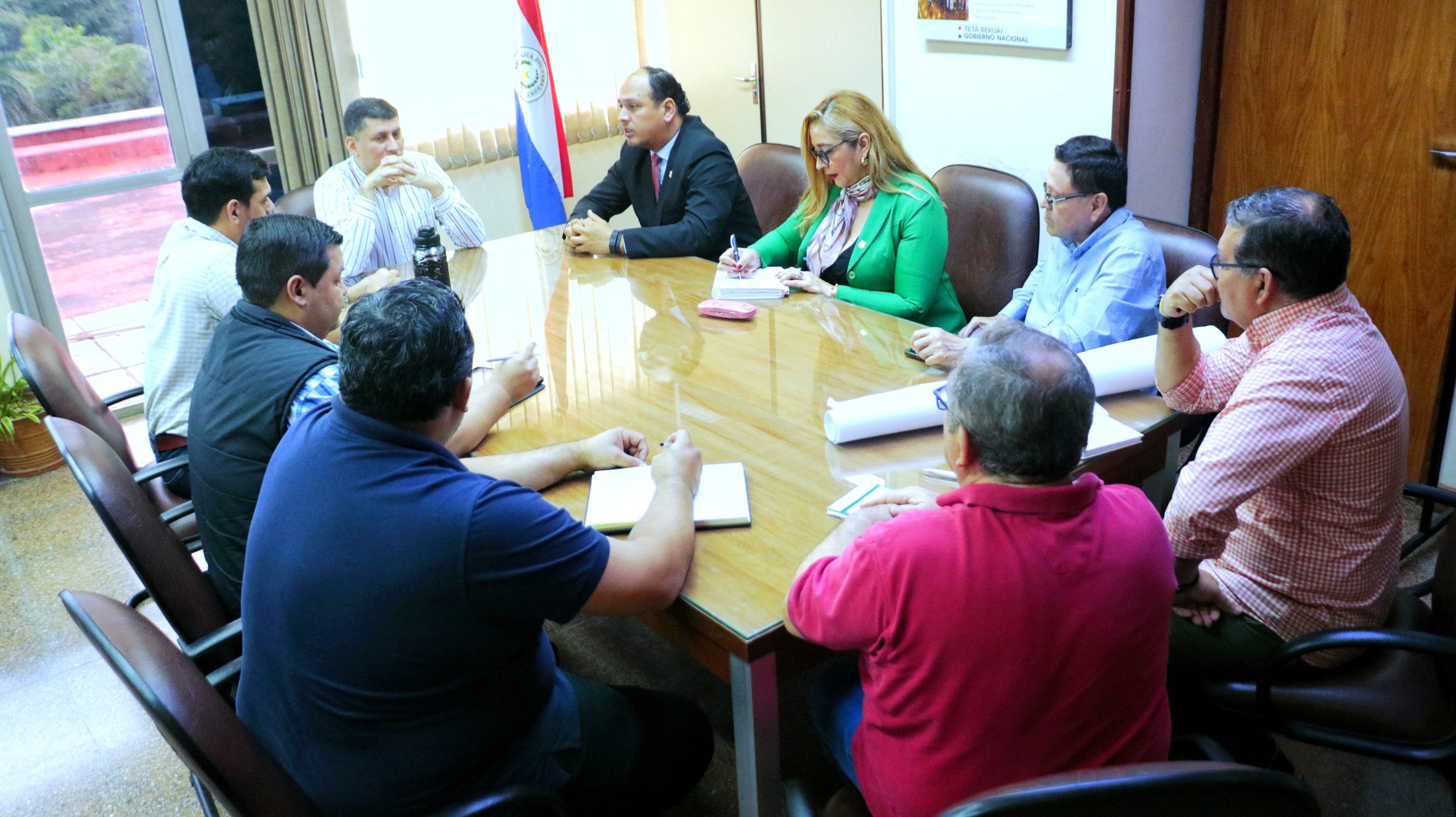 Reunión entre la Estación y ANDE