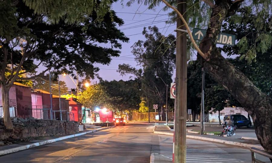 Zona de estacionamiento con nueva iluminación