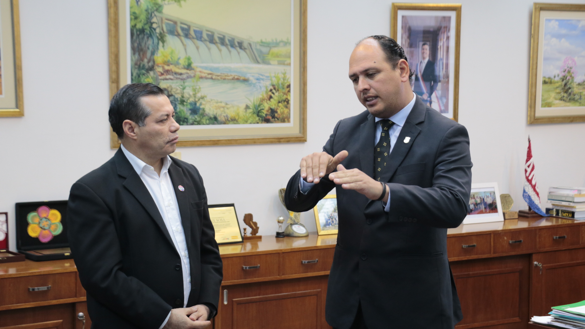 Autoridades reunidas