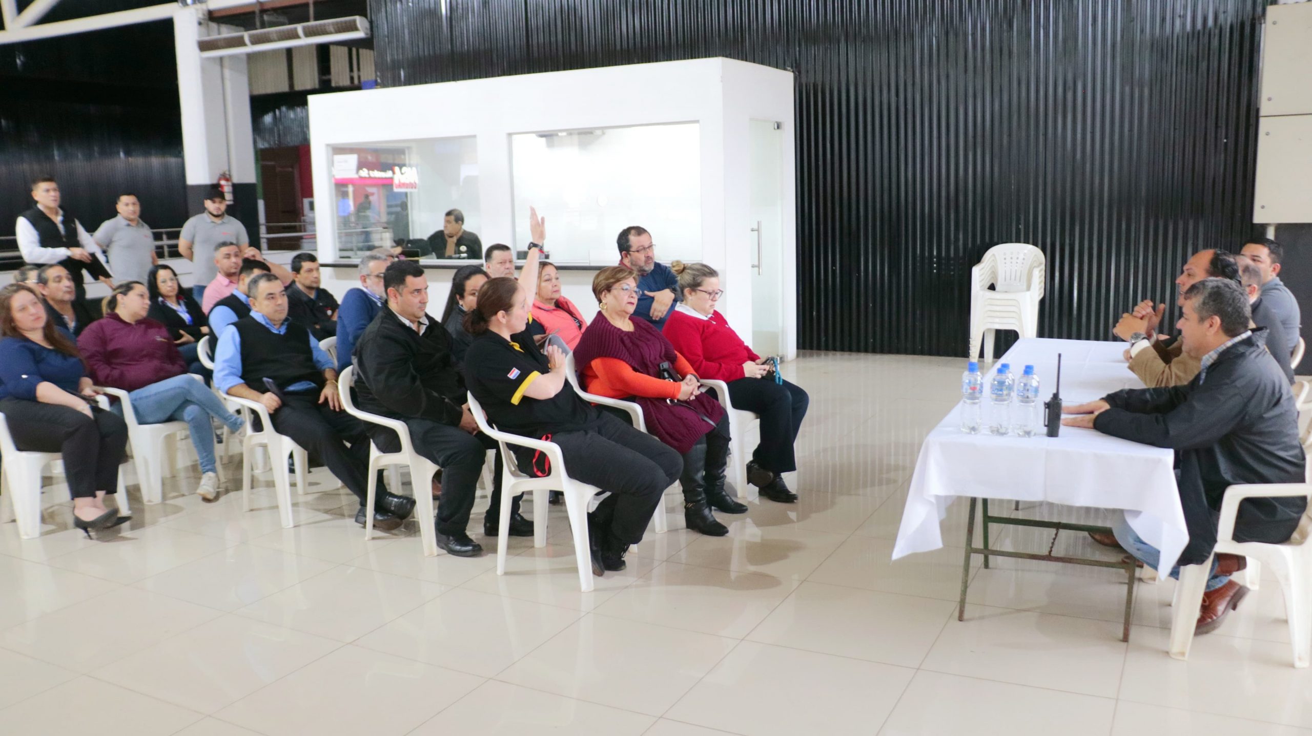 Presentación del tótem a empresarios