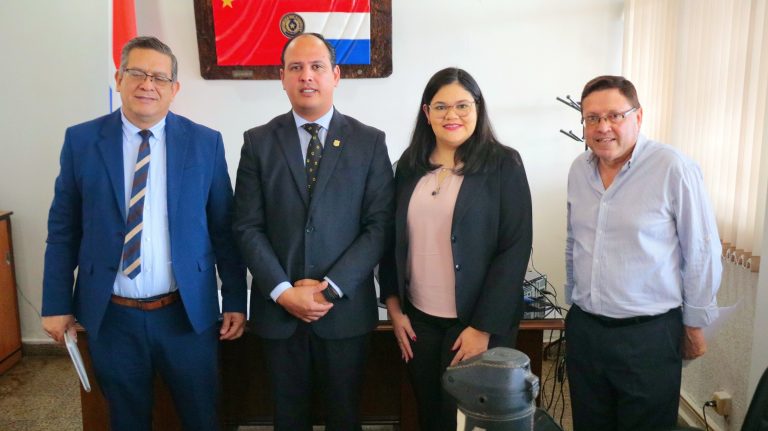 Avanzando juntos: reunión entre la Dirección de la Estación y representantes de ATIP y CAPATIT